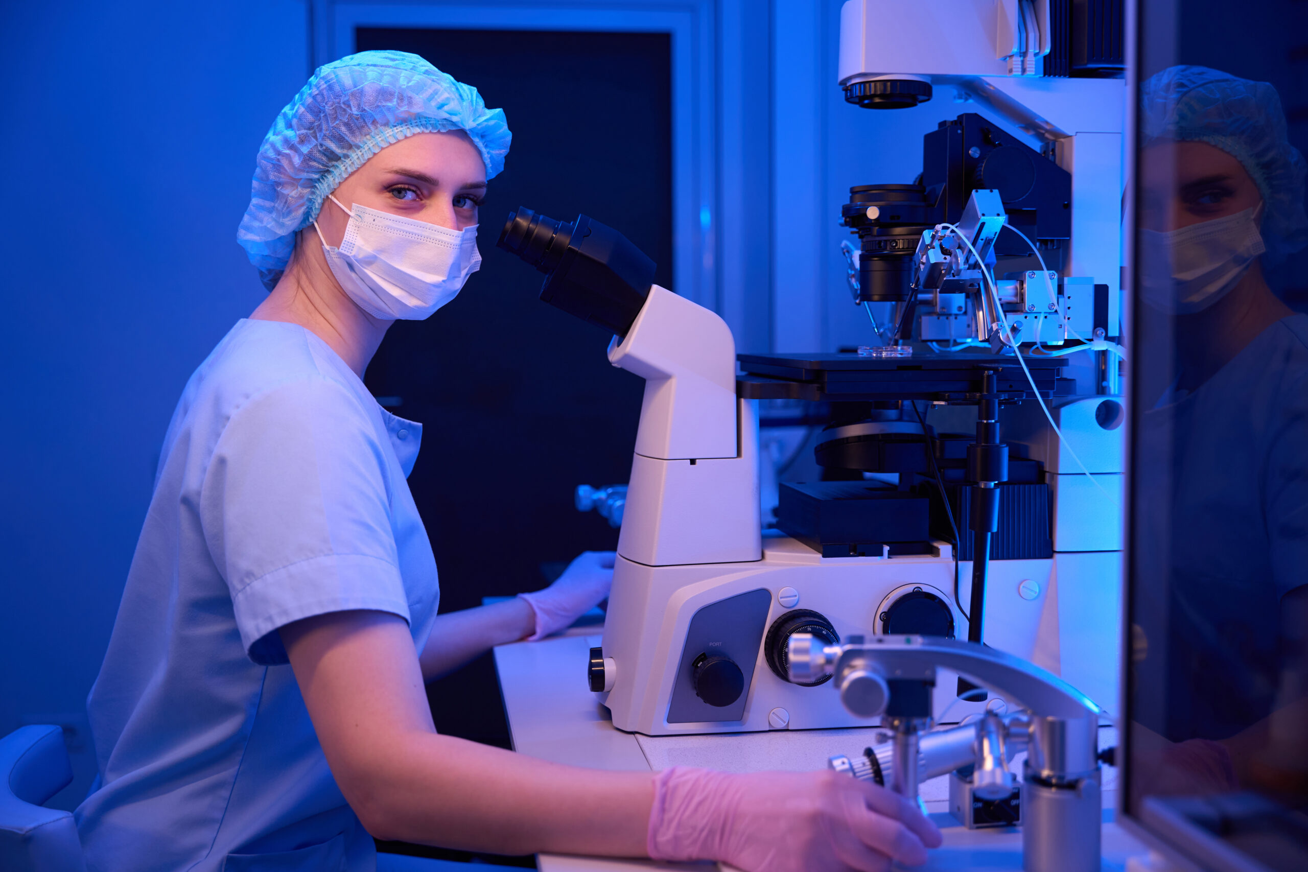 Embryologist at Laser microscope station